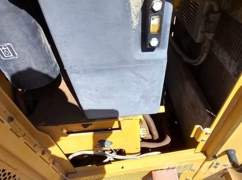 CAT 14 M Grejdry