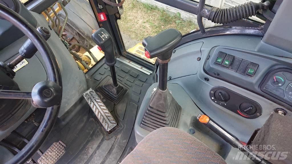 New Holland LB 110 Rýpadlo-nakladače
