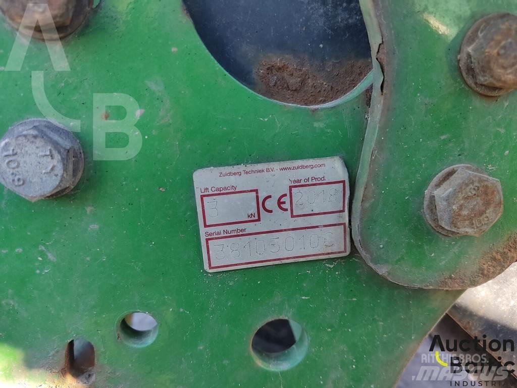 John Deere 2026R Traktory