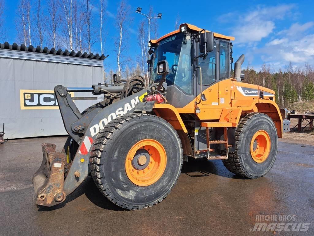 Doosan DL 220 Kolové nakladače