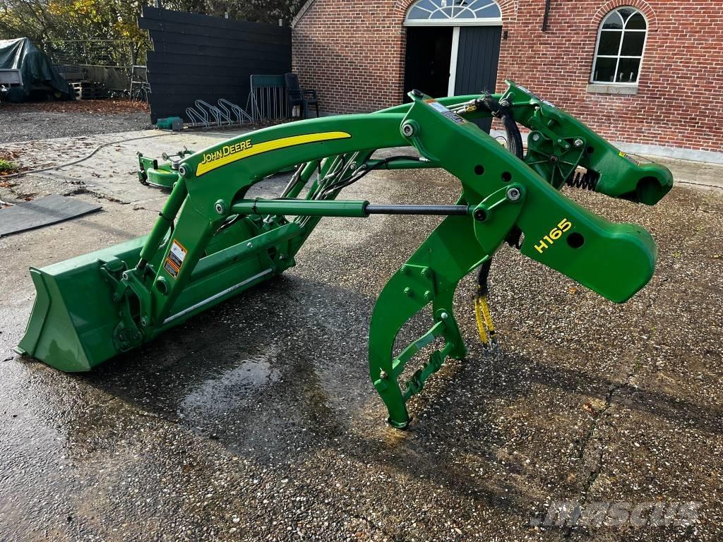 John Deere 3045 R Traktory