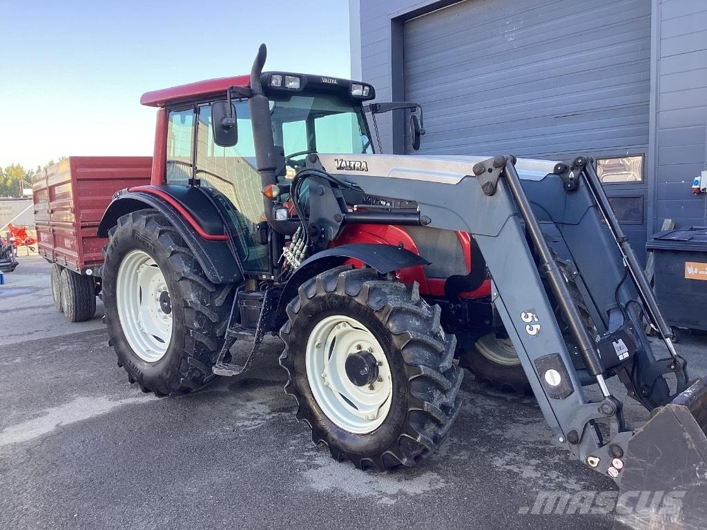 Valtra N141 Traktory