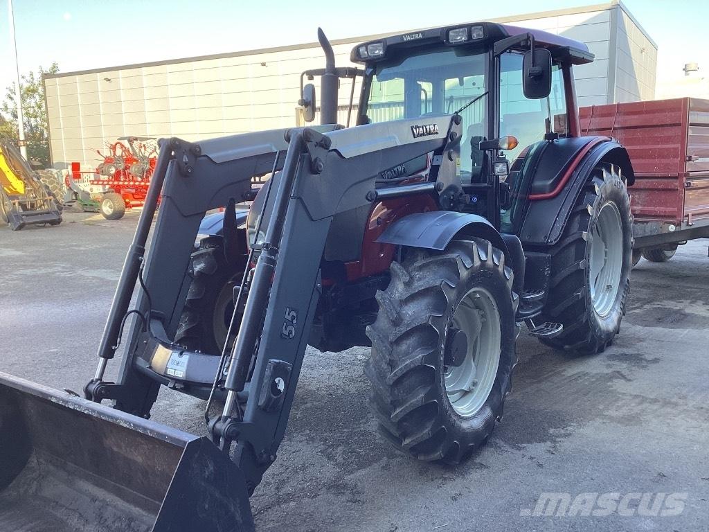 Valtra N141 Traktory