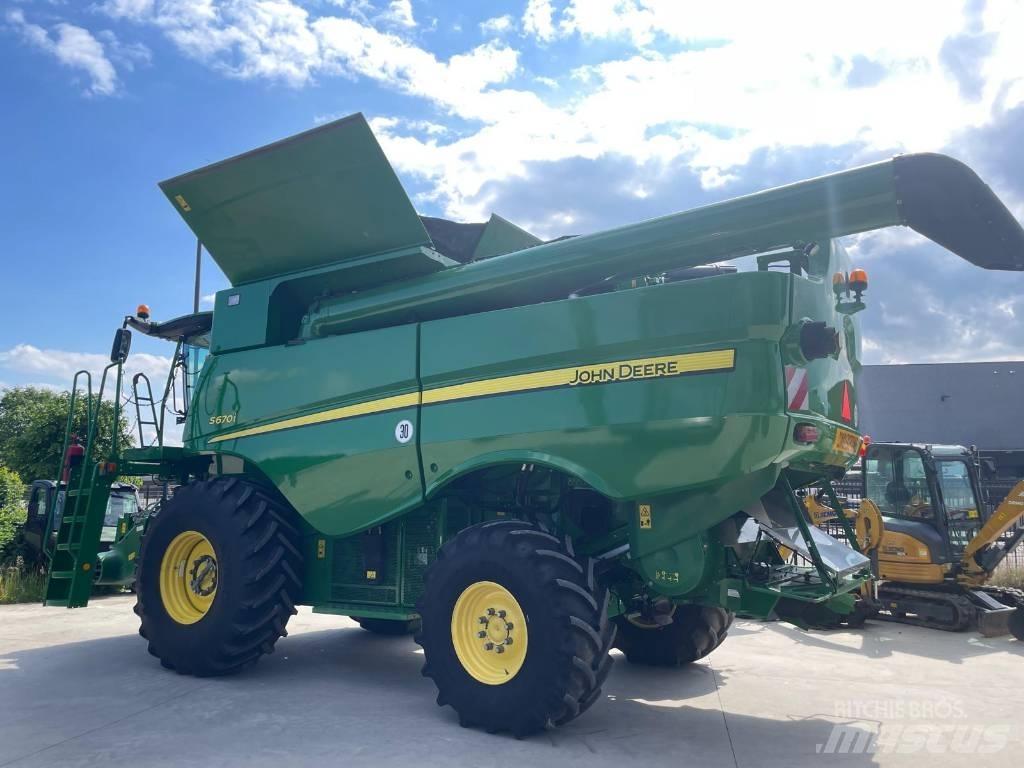 John Deere S670 4x4 Sklízecí mlátičky