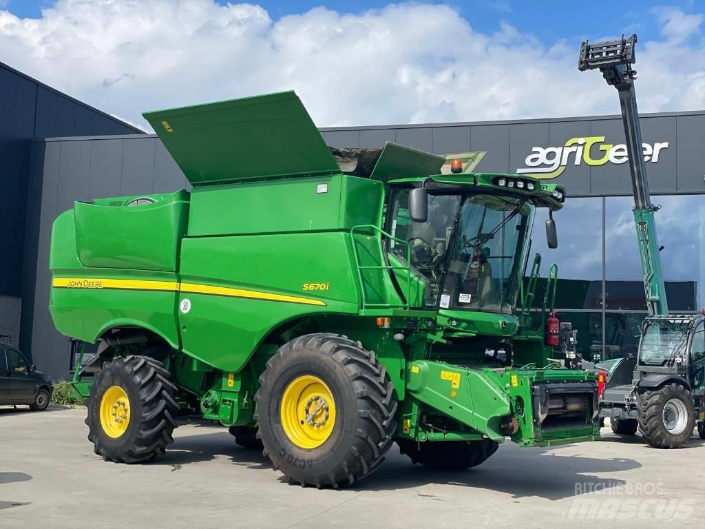 John Deere S670 4x4 Sklízecí mlátičky