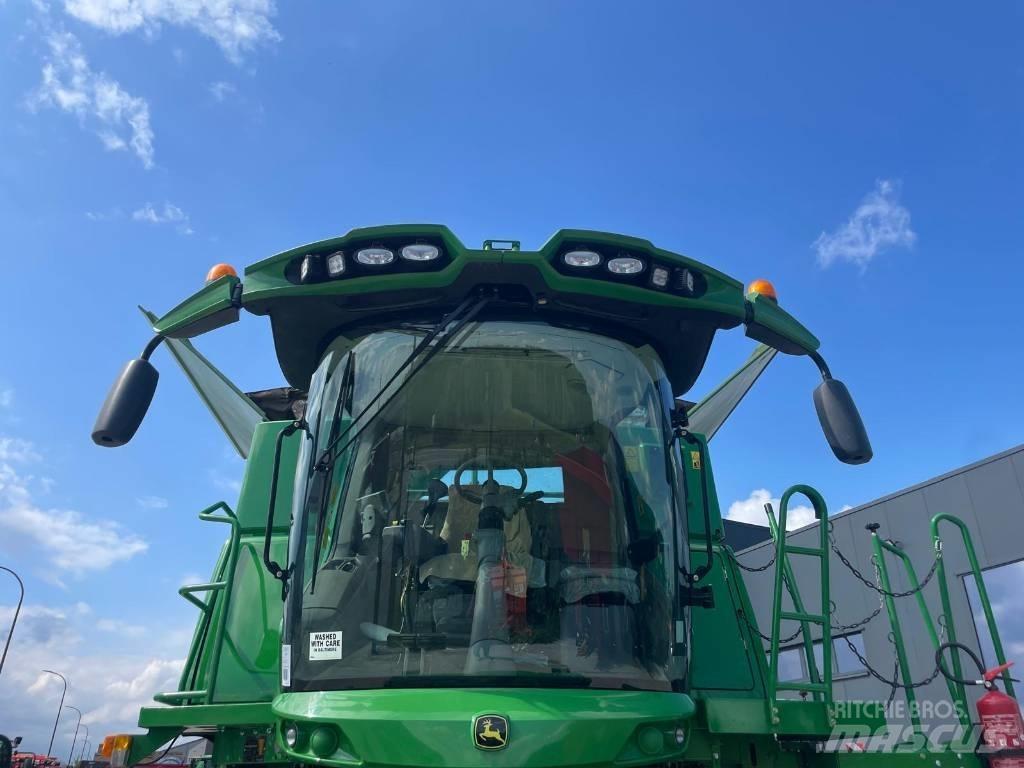 John Deere S670 4x4 Sklízecí mlátičky