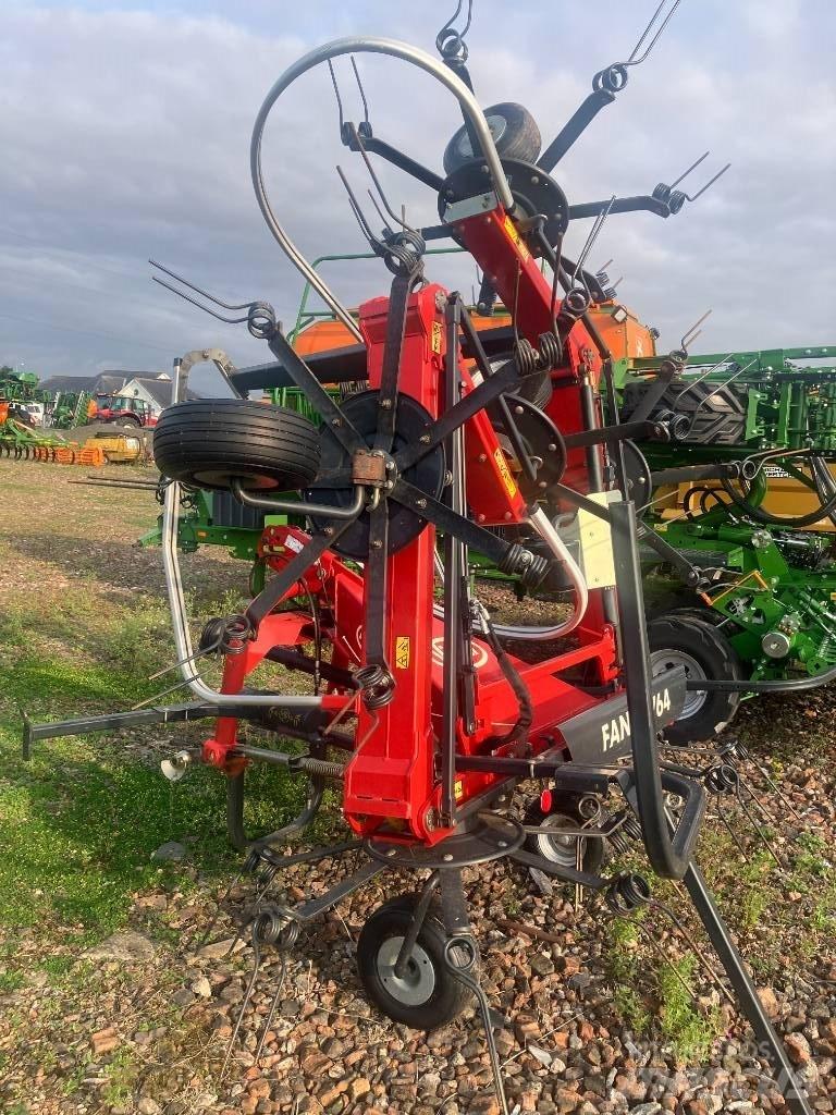 Vicon FANEX 764 Obraceče a shrabovače sena