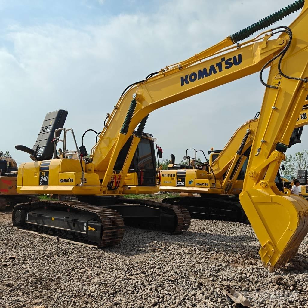 Komatsu 240LC-8 Pásová rýpadla