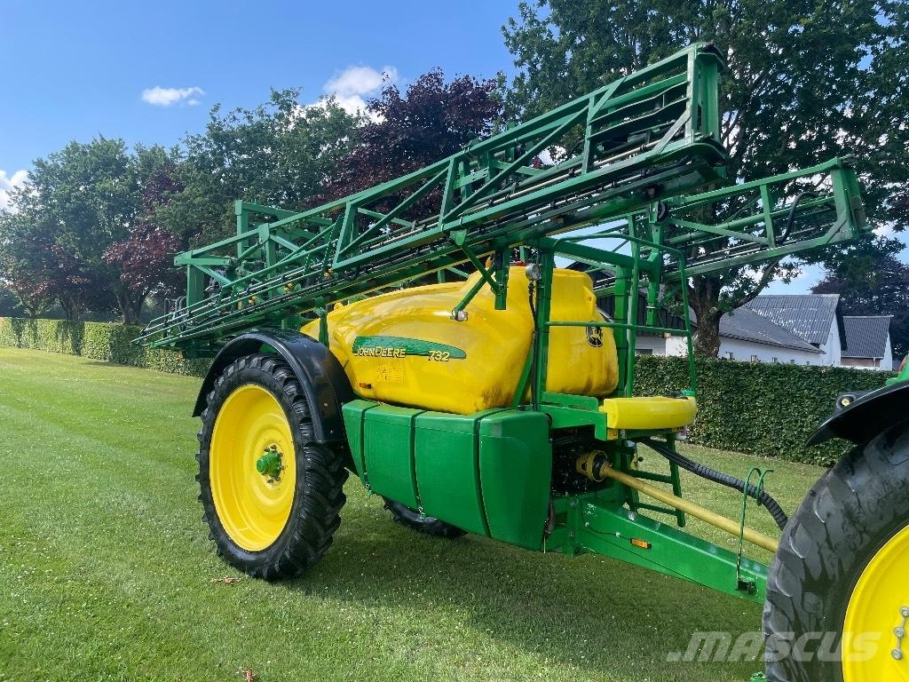 John Deere 732 Tažené postřikovače