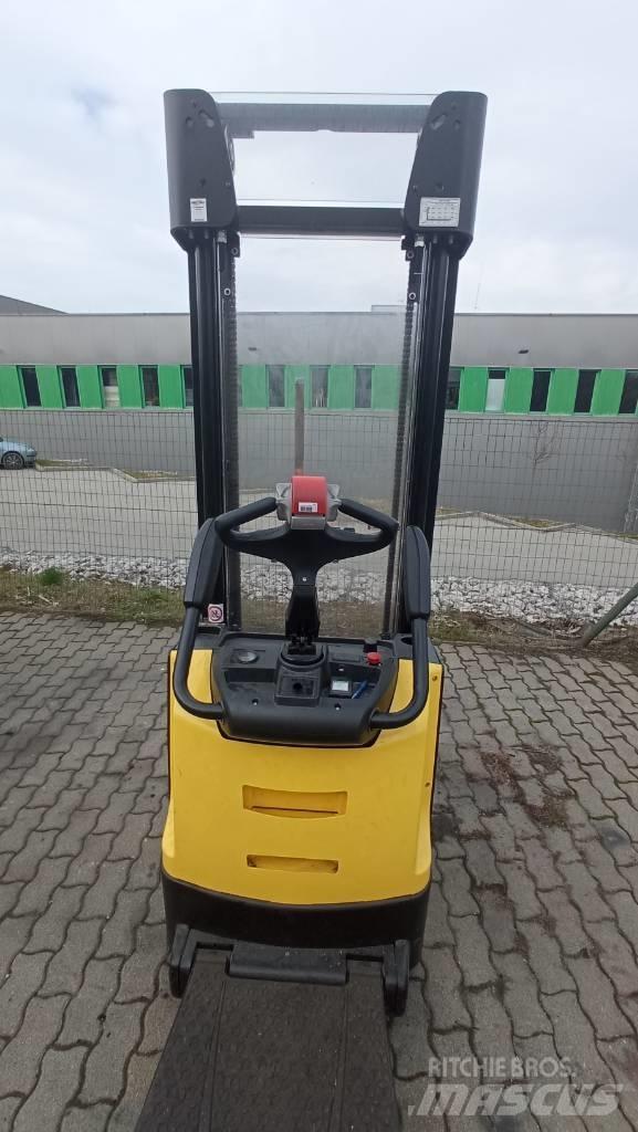 Hyster S1.4S Ručně vedené vysokozdvižné vozíky