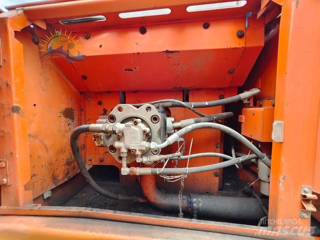 Doosan DX 300 LC Pásová rýpadla