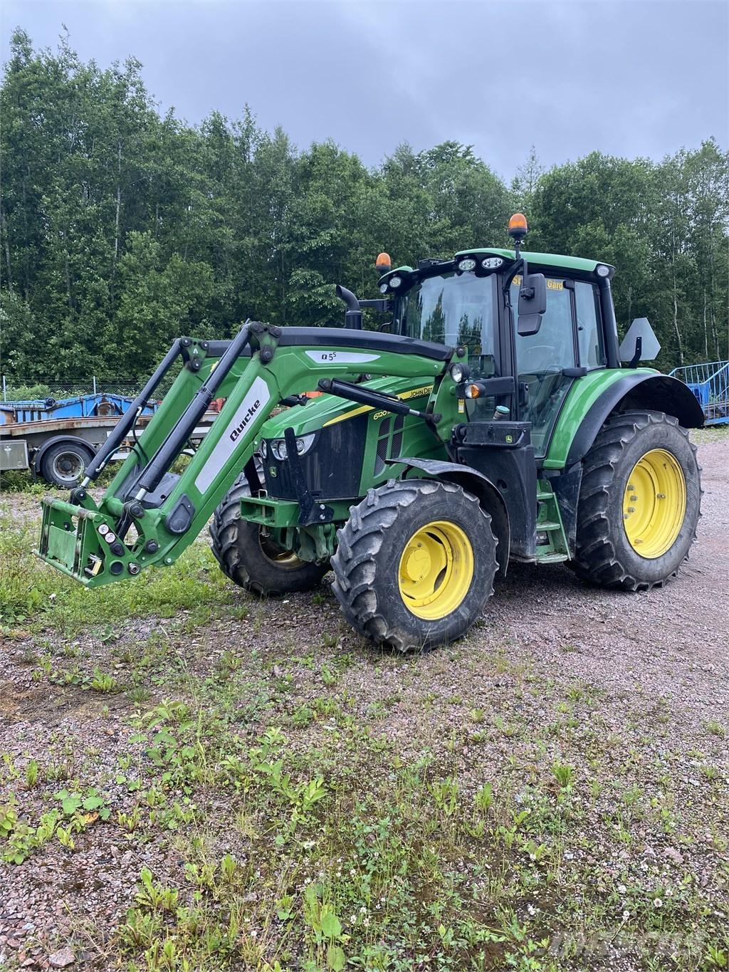 John Deere 6120 M Traktory
