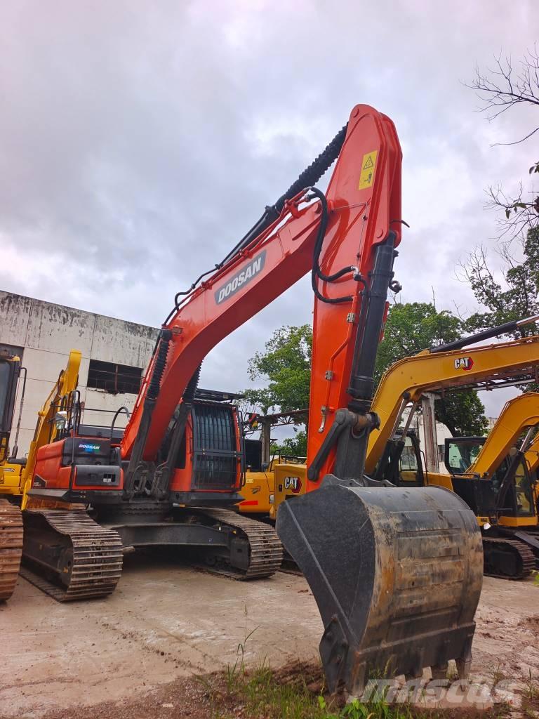 Doosan DX 300 LC-9C Pásová rýpadla