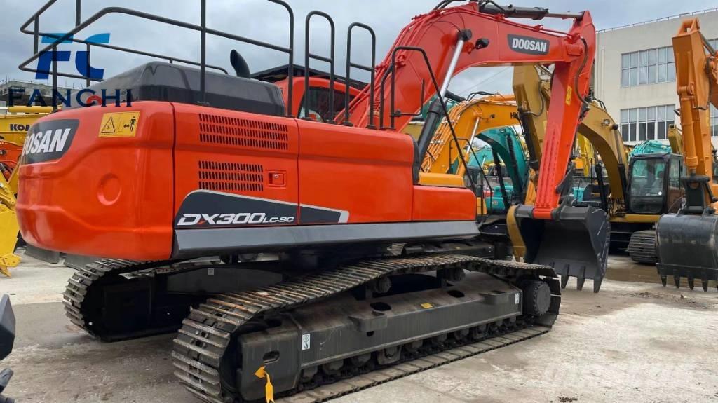 Doosan DX 300 LC Pásová rýpadla