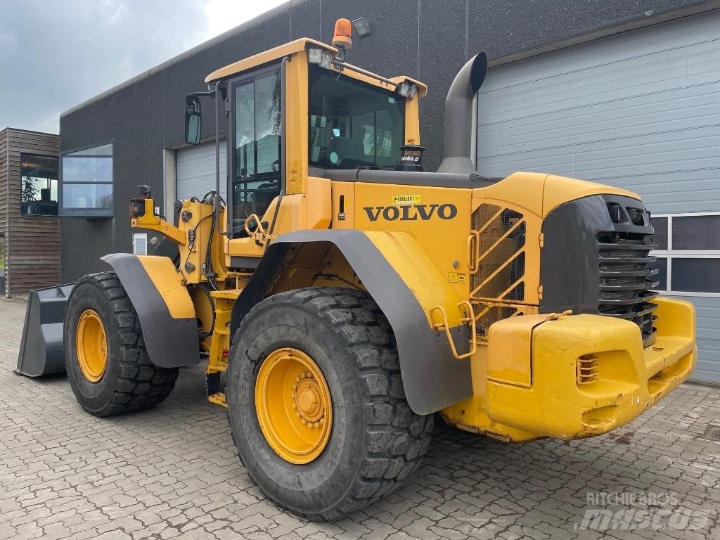 Volvo L90F Kolové nakladače