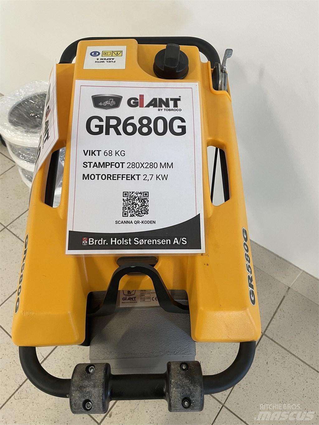 GiANT GR580G Vibrační pěchy