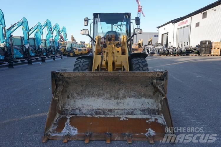 CAT 906 M Kolové nakladače