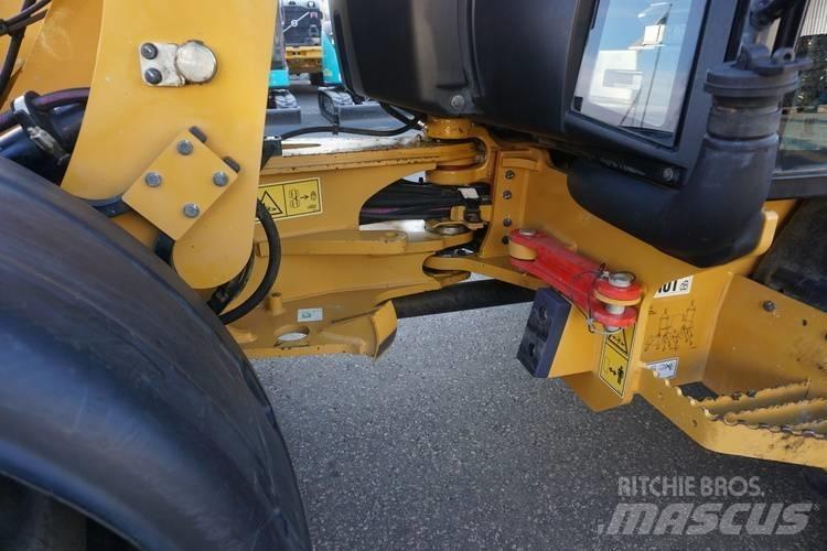 CAT 906 M Kolové nakladače