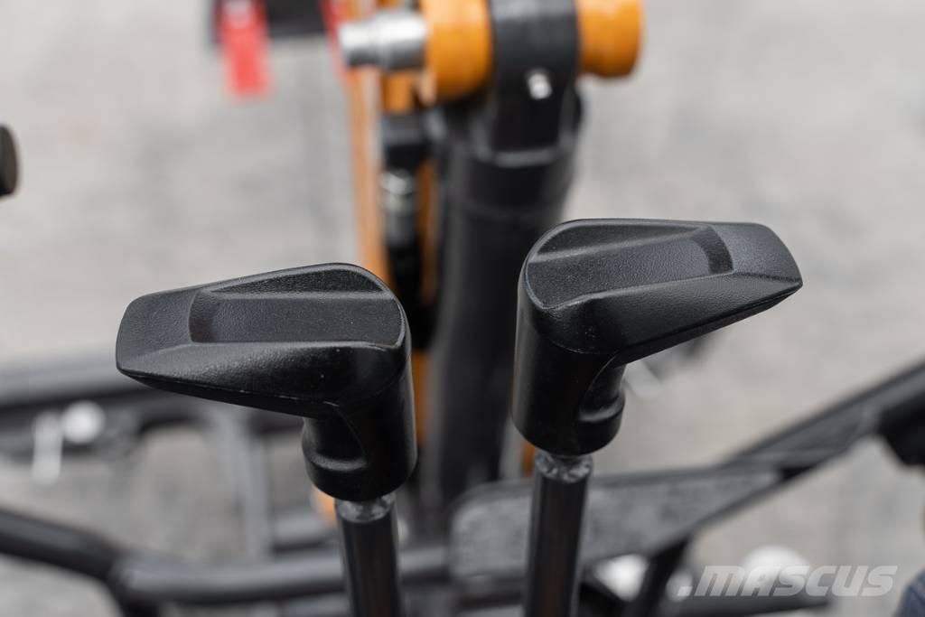 CASE CX 15 EV Mini rýpadla < 7t