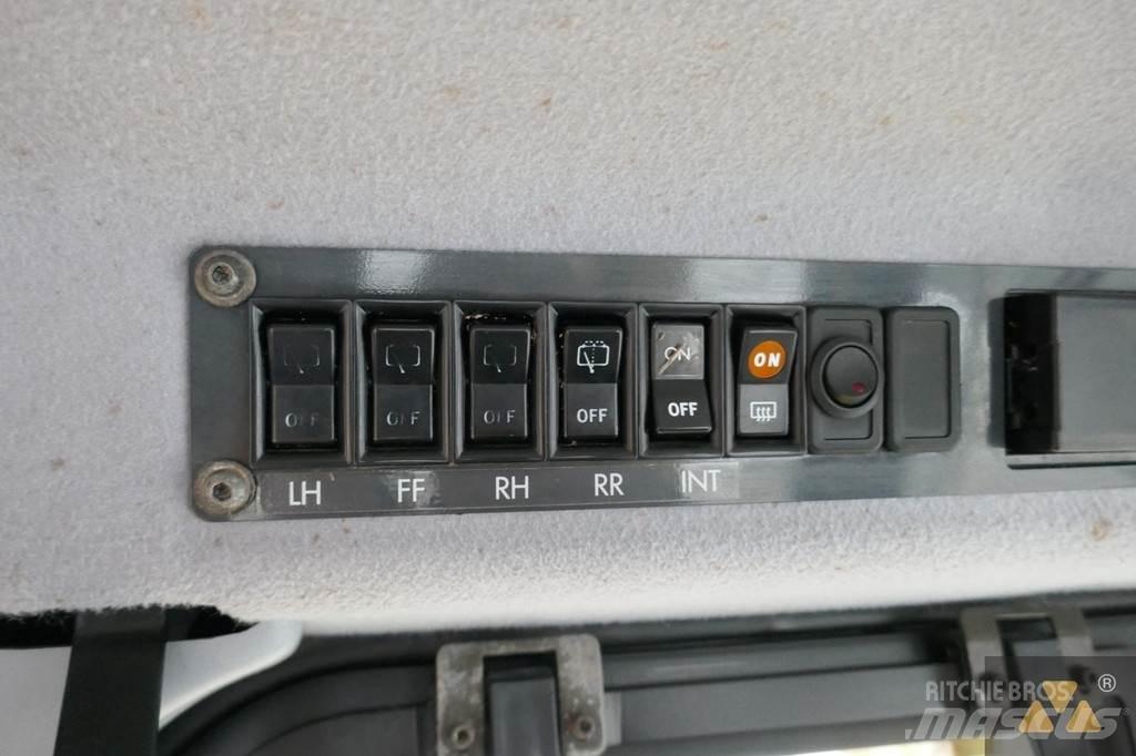 Komatsu D85PX-15 Pásové dozery