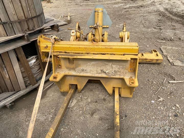 CAT 140 H Ripper Ostatní komponenty