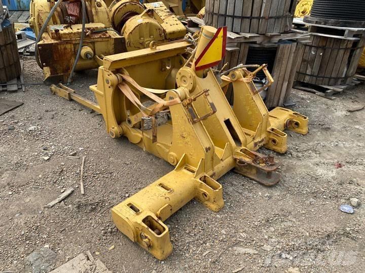 CAT 140 H Ripper Ostatní komponenty