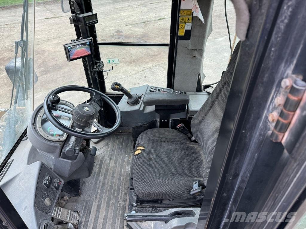 CAT 938 H Kolové nakladače