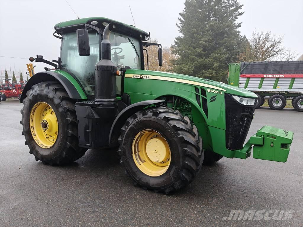 John Deere 8400R Traktory