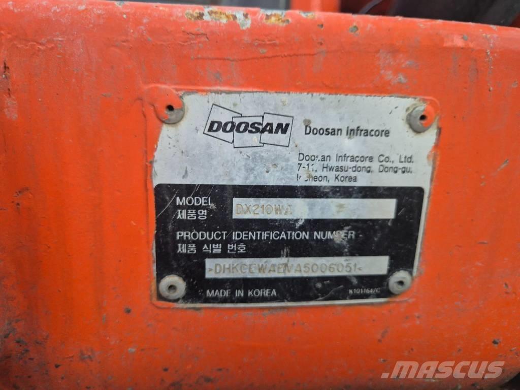 Doosan DX210W Kolová rýpadla