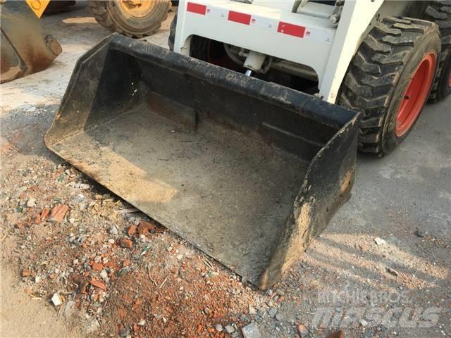 Bobcat S 130 Smykem řízené nakladače