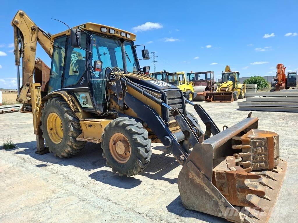 CAT 428 D Rýpadlo-nakladače