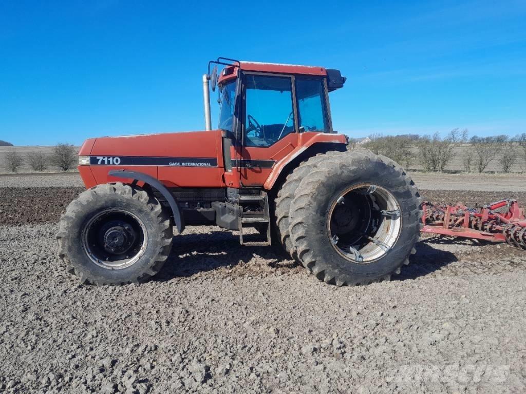 Case IH Magnum 7110 Traktory