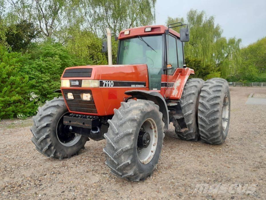 Case IH Magnum 7110 Traktory