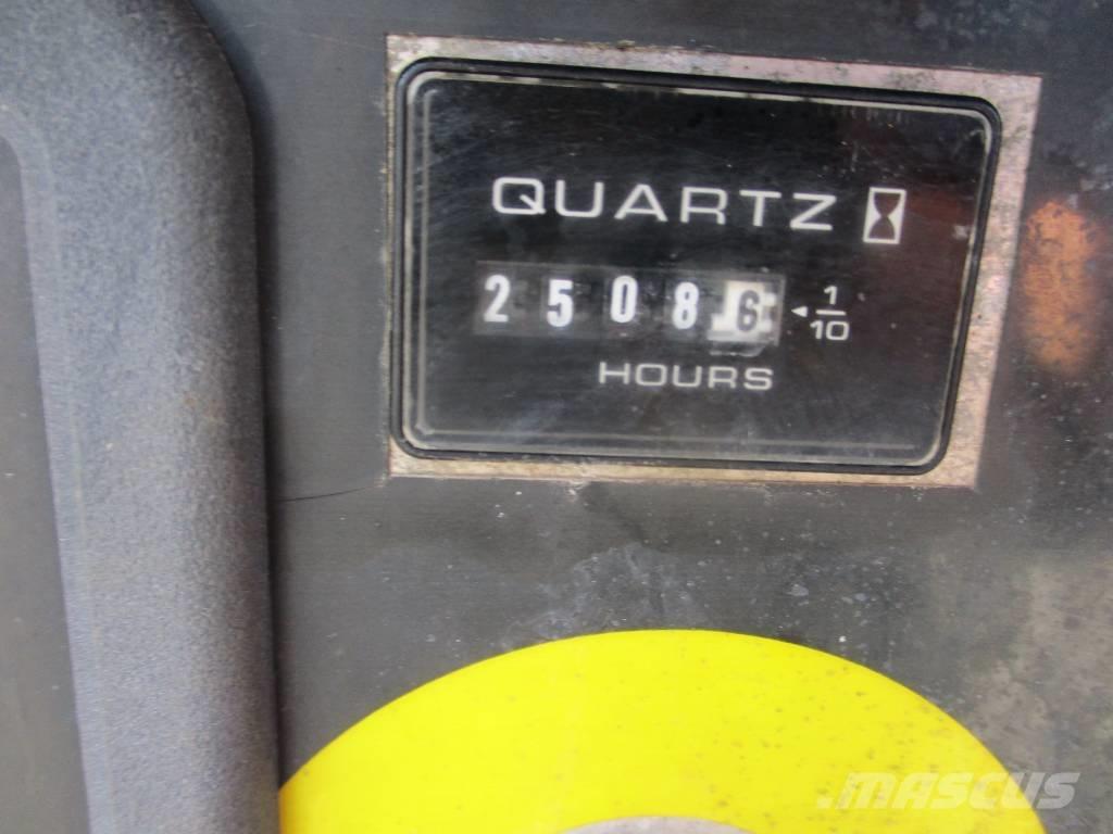 JLG 340 AJ (511) Kompaktní samohybné kloubové plošiny