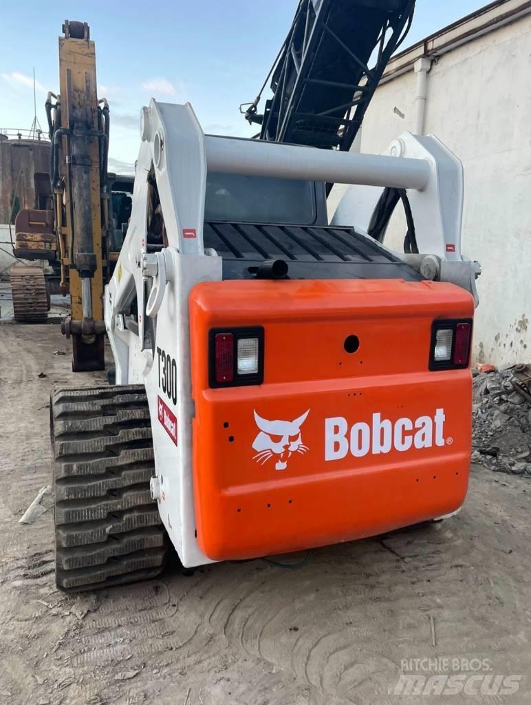 Bobcat T 300 Smykem řízené nakladače
