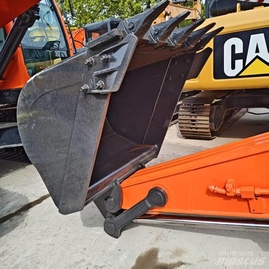 Doosan DX 225 Pásová rýpadla
