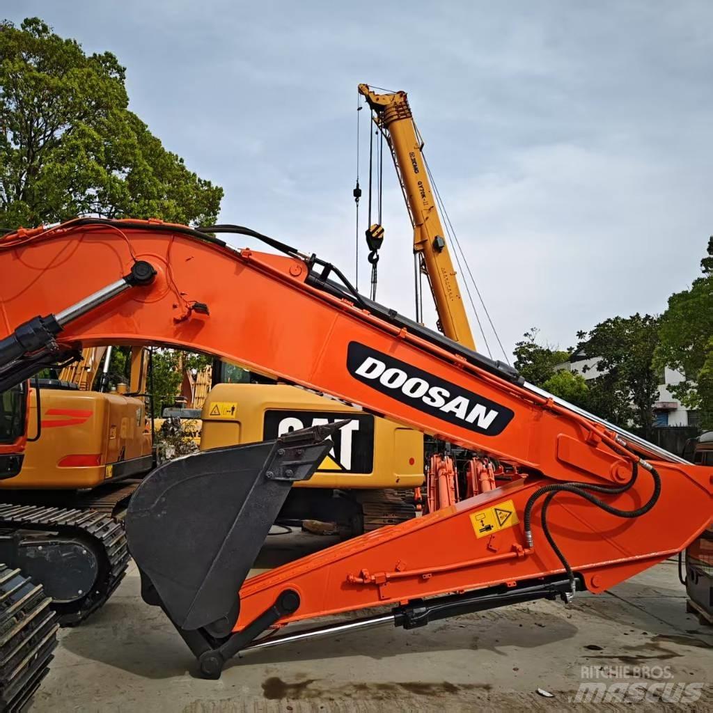 Doosan DX 225 Pásová rýpadla