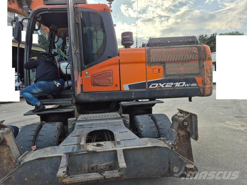 Doosan DX 210 W Kolová rýpadla