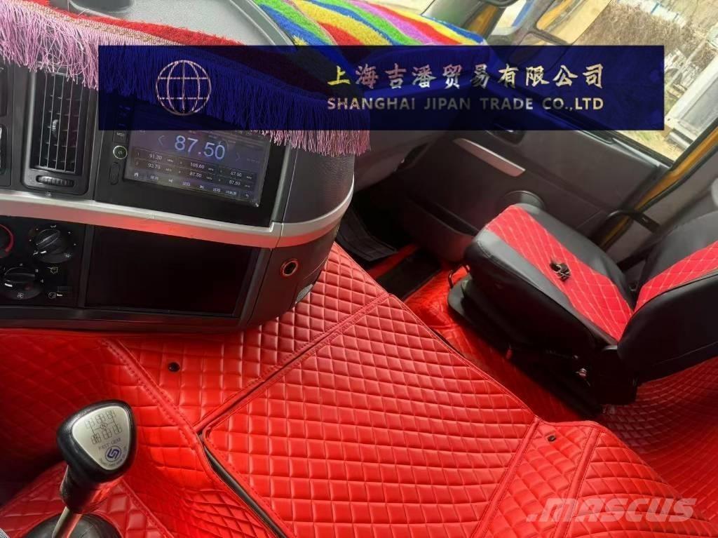 Sany STC 800 T5 Univerzální terénní jeřáby