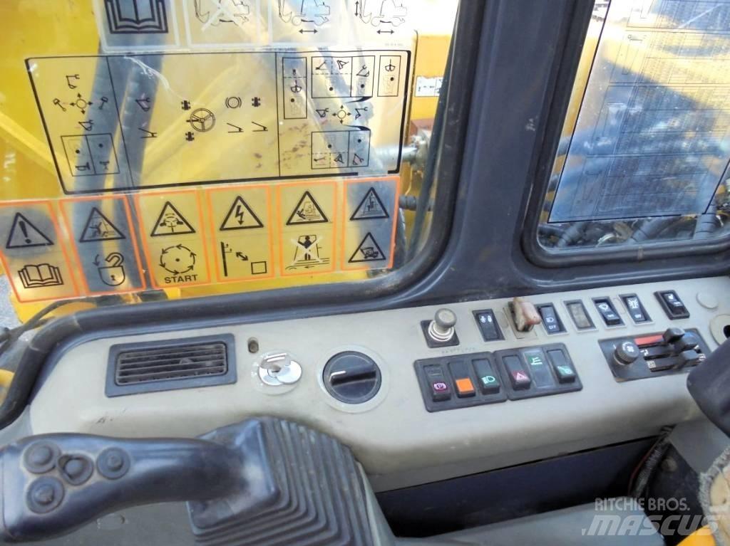 Komatsu PW 130ES-6K Kolová rýpadla