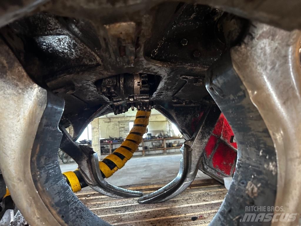 Komatsu C144 Těžební hlavy