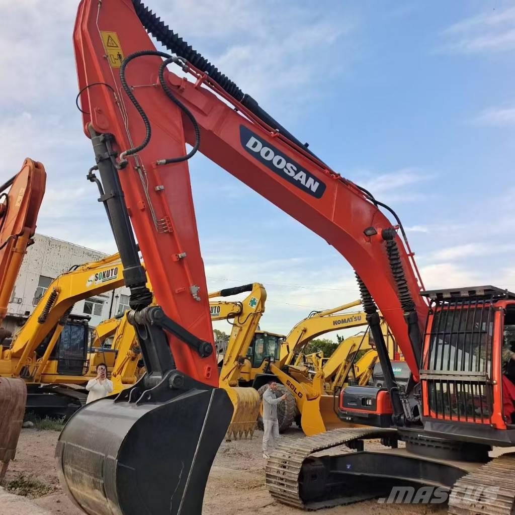 Doosan DX 300LC -9C Pásová rýpadla