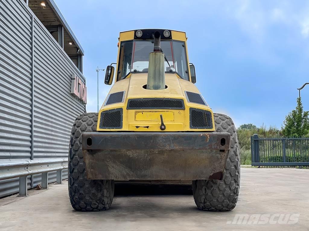 Bomag BW 213 DH-4 Tahačové válce