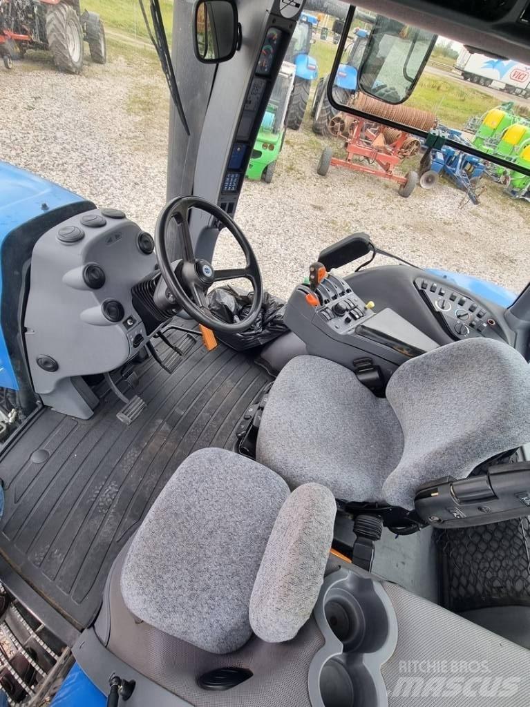New Holland T 8040 Traktory