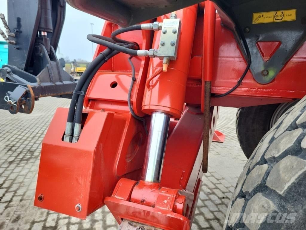 Manitou MRT3050 Teleskopické manipulátory