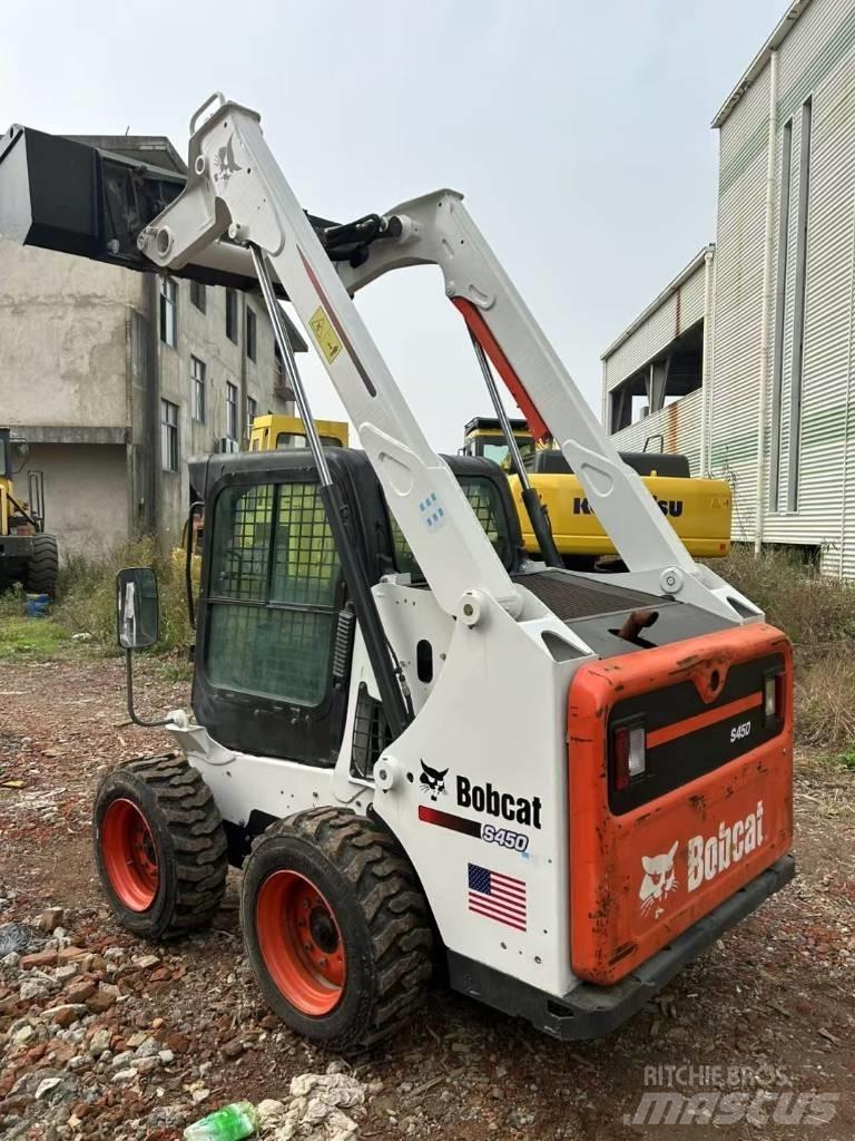 Bobcat S450 Smykem řízené nakladače