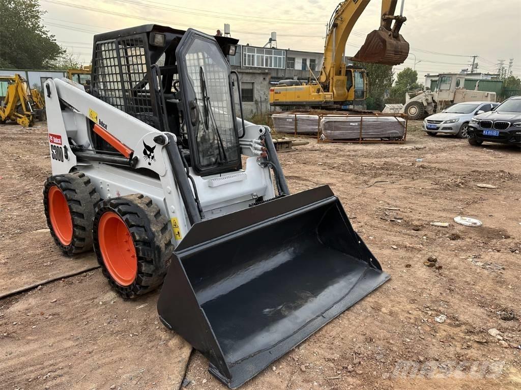 Bobcat S 300 Smykem řízené nakladače