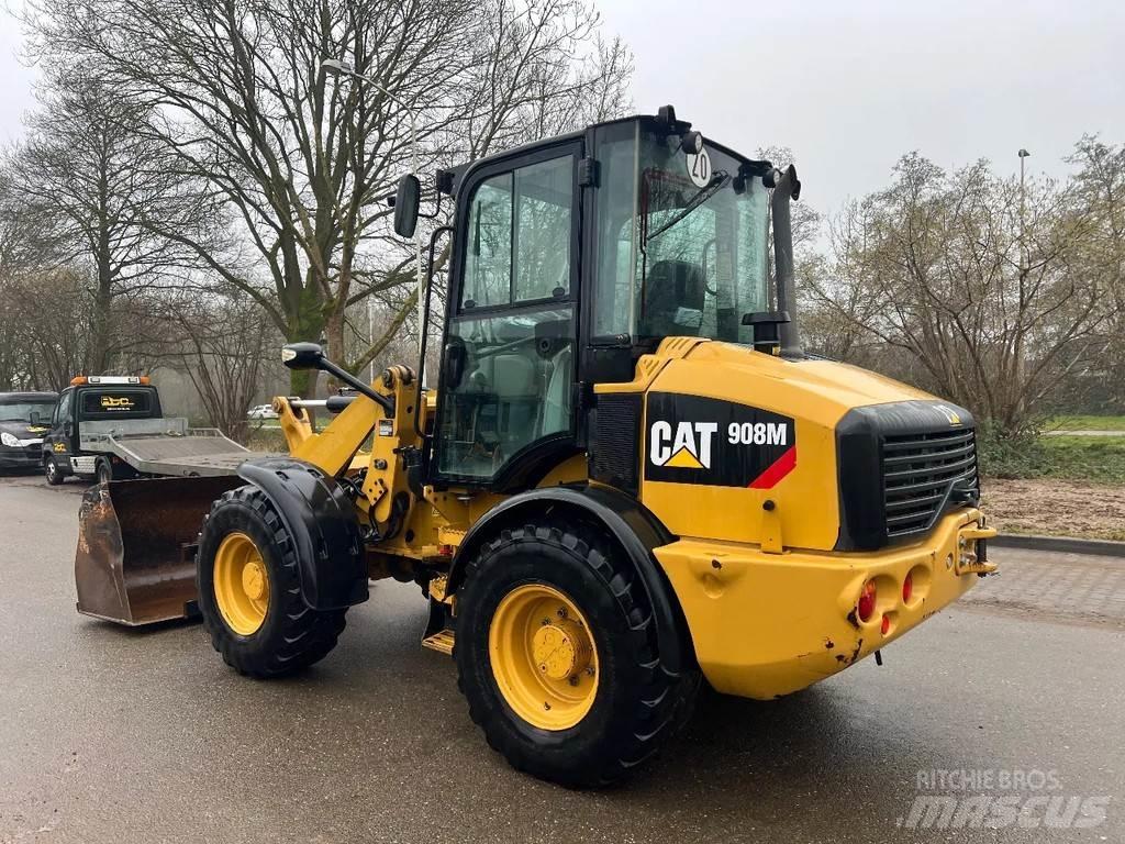 CAT 908M Kolové nakladače