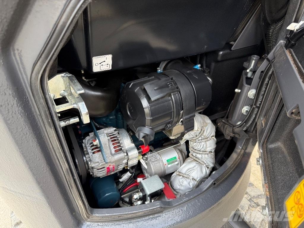 CASE CX 12 D Mini rýpadla < 7t