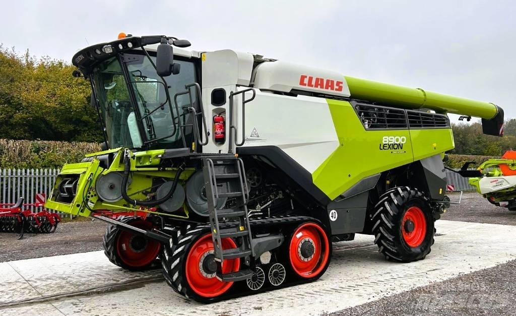 CLAAS Lexion 8900 TT Sklízecí mlátičky